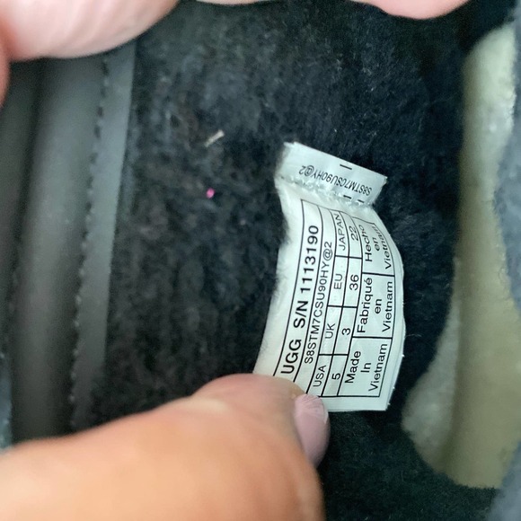 NWOT UGG Classic Clear Mini, Black, size 5 - Picture 10 of 12